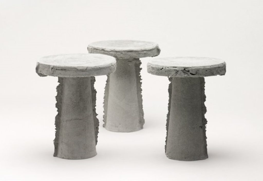 סליפ סטול, Slip Stool, 2008 - העבודה הוצגה בתערוכה"מצב הדברים - עיצוב והמאה ה-21" במוזיאון העיצוב חולון 