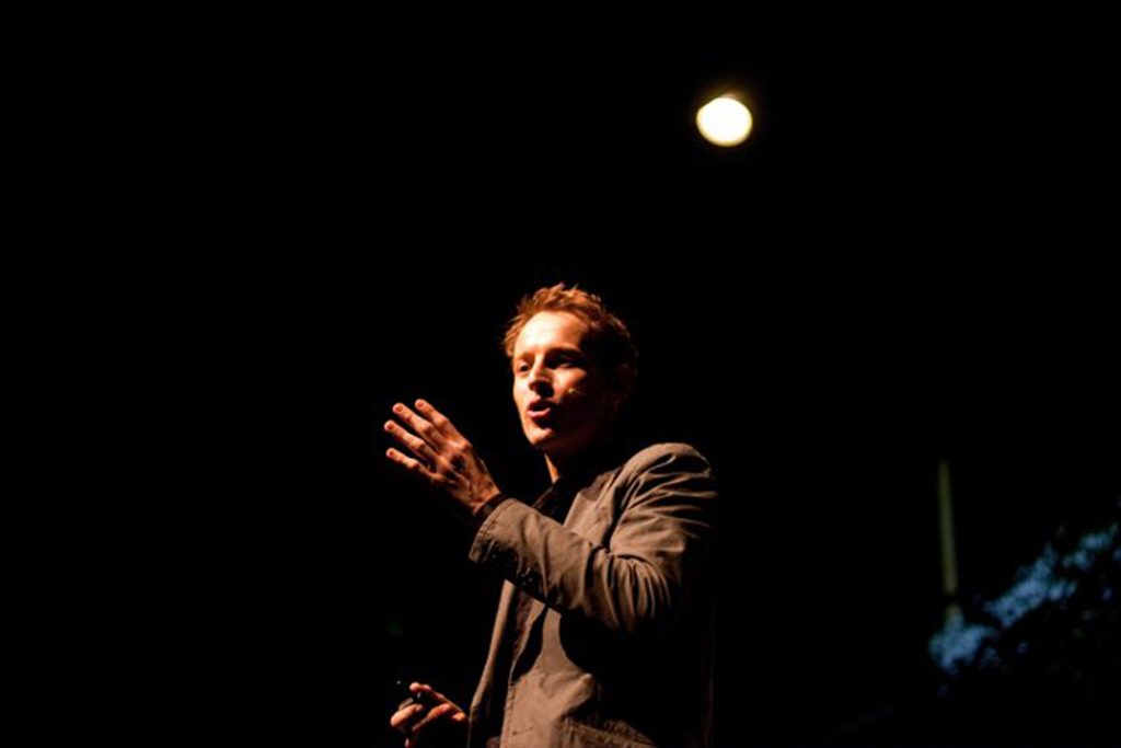Daan Roosegaarde lecturing at TED. Click here to watch the full lecture