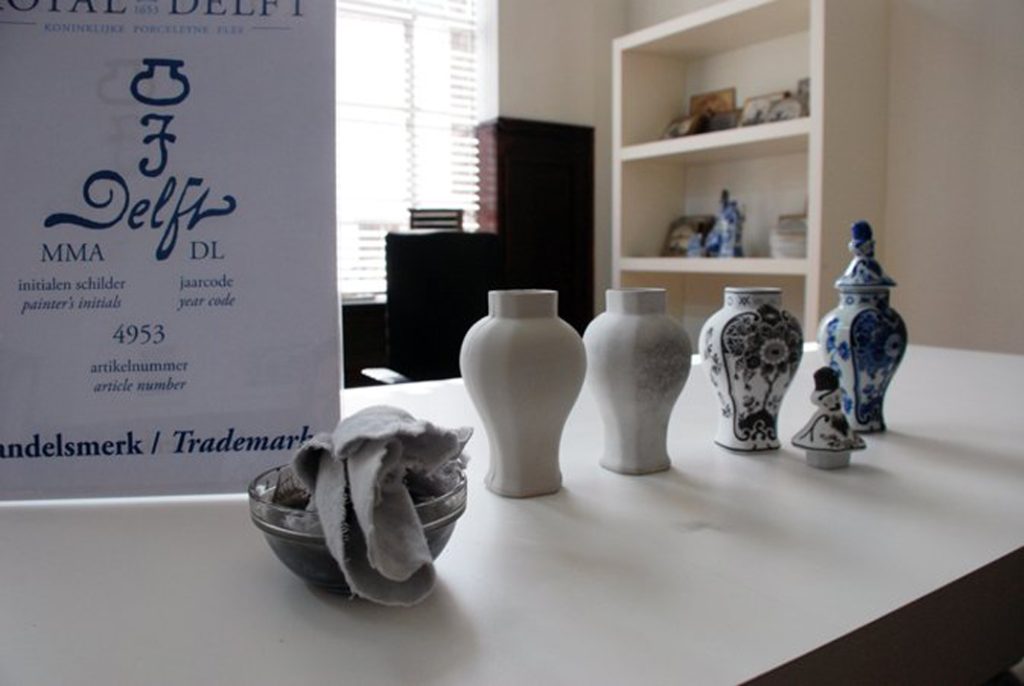 Royal Delft earthenware at different stages | photo: Michal Benzvi-Spiegel 