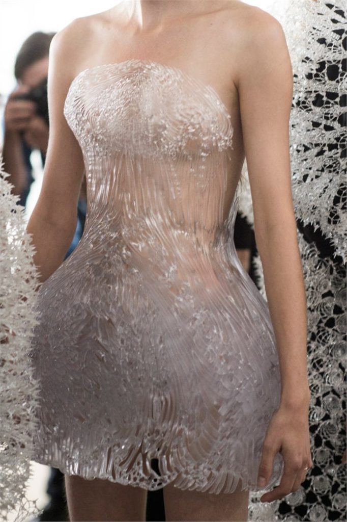 Iris Van Herpen SS 2015, Paris | photo: Julien Boudet of Bleu Mode