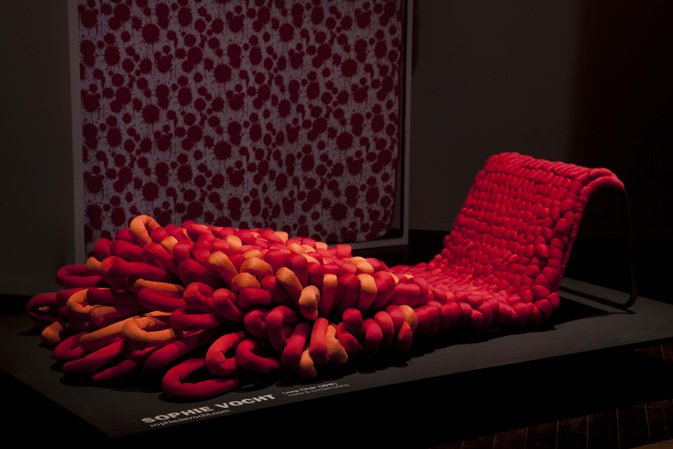 Blood_2011_by_Studio_Job_(production_by_TextielLab_Audax_Textielmuseum_Loop_Chair_2010_by_Sophie_Vochtx673